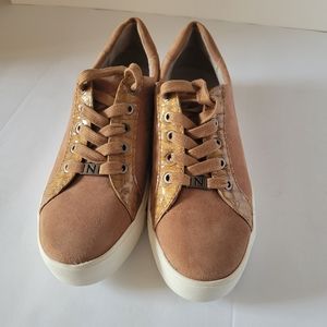 Astara Lace-up sneakers from Naturalizer / color: Cafe suede (tan)